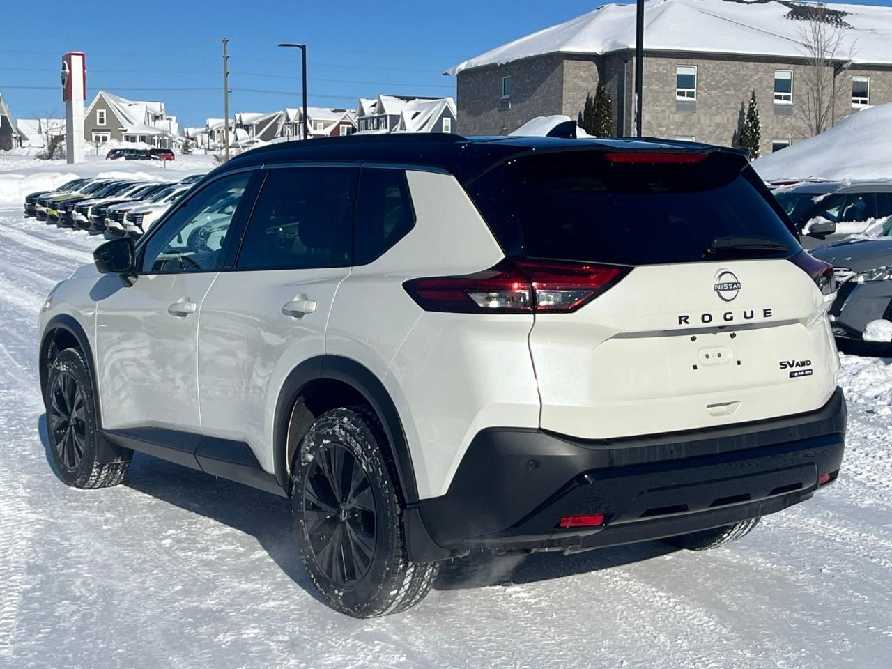 2023 Nissan Rogue Midnight Edition Photo