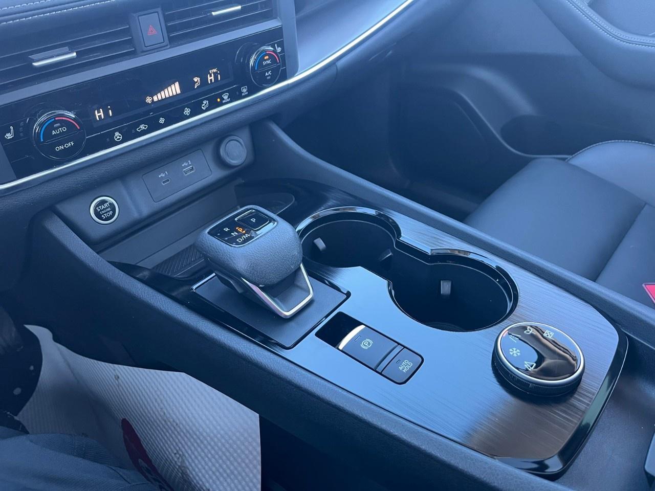 2023 Nissan Rogue Midnight Edition Photo