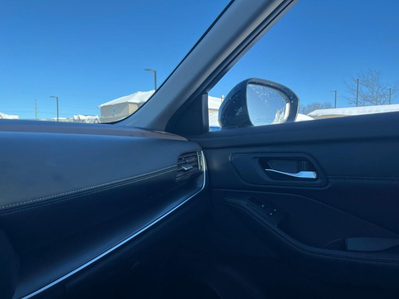 2023 Nissan Rogue Midnight Edition Photo