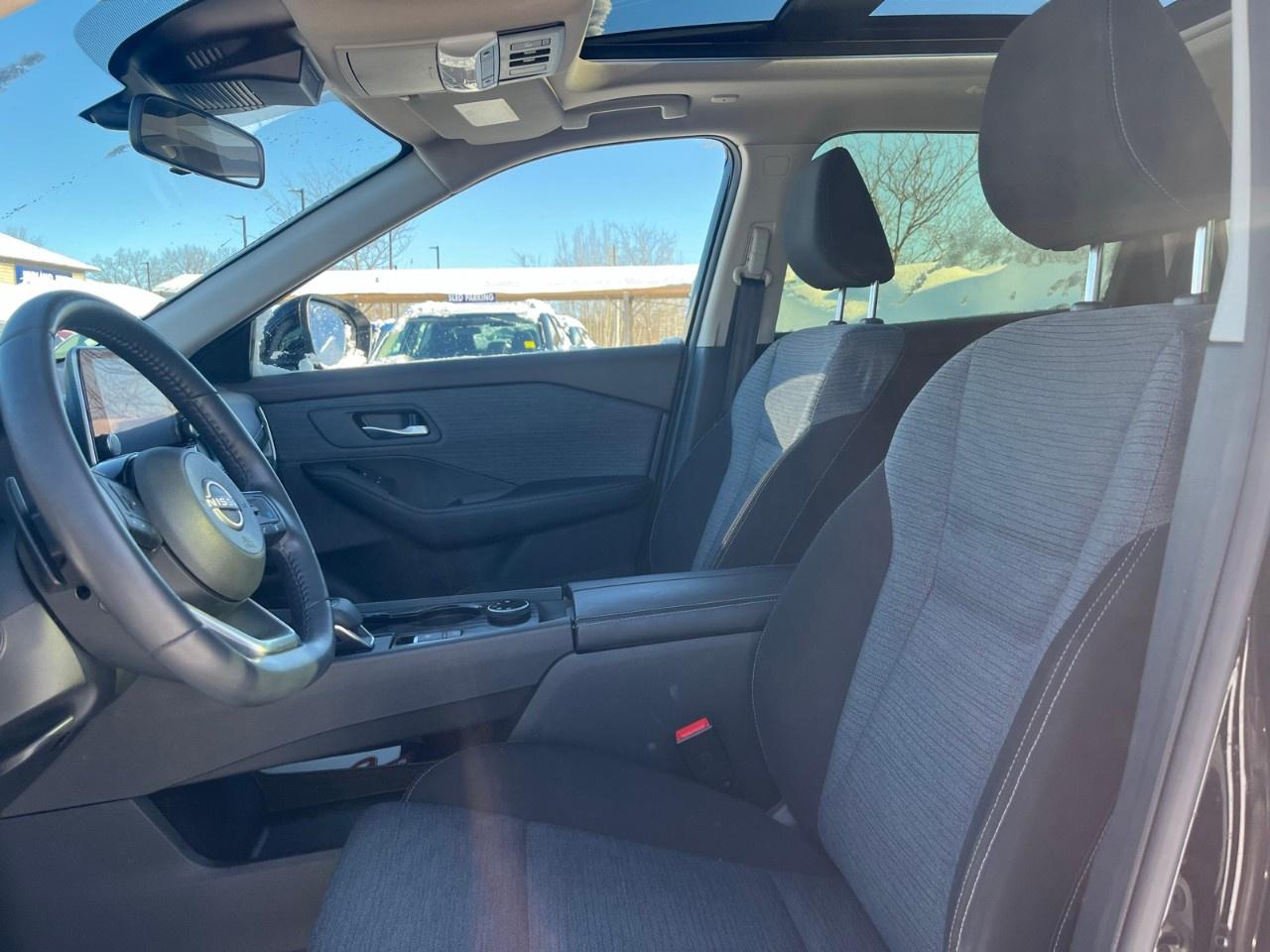 2023 Nissan Rogue AWD SV Photo