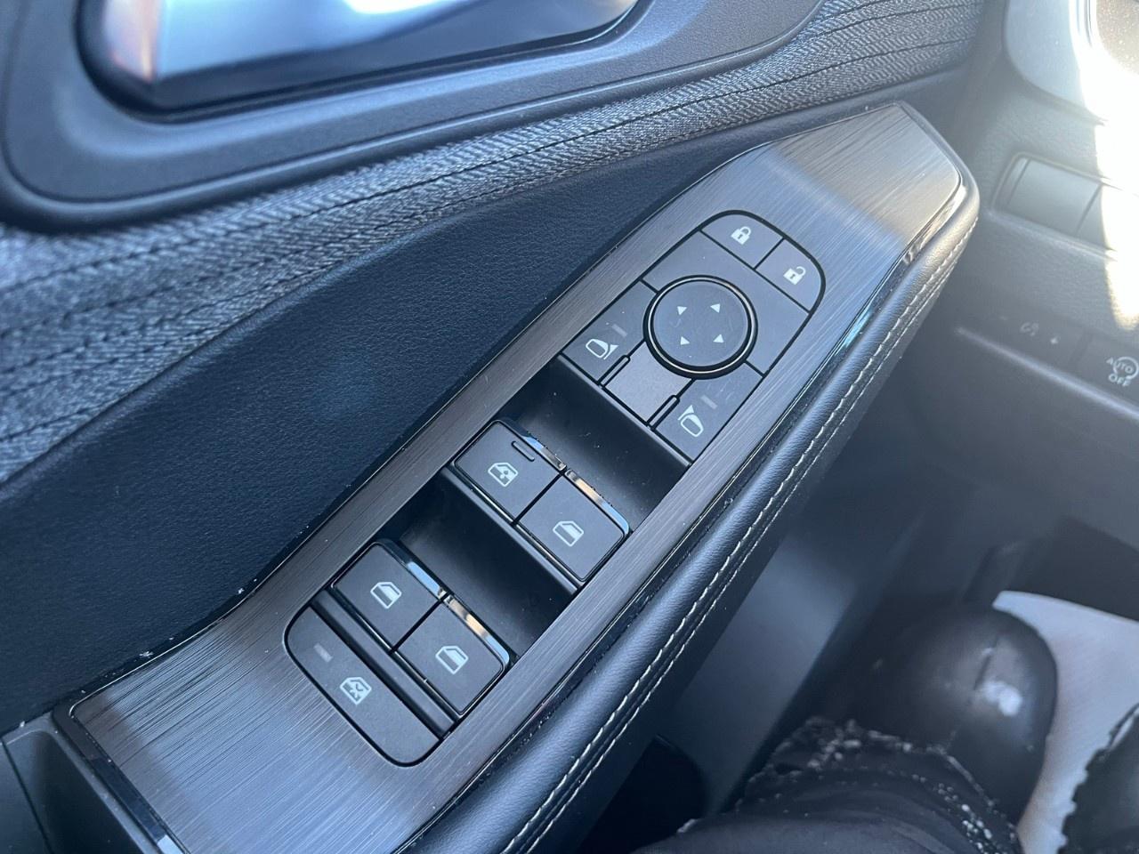 2023 Nissan Rogue AWD SV Photo