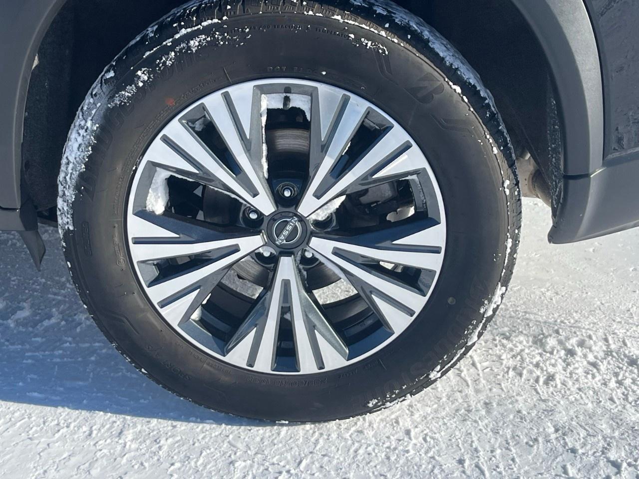 2023 Nissan Rogue AWD SV Photo