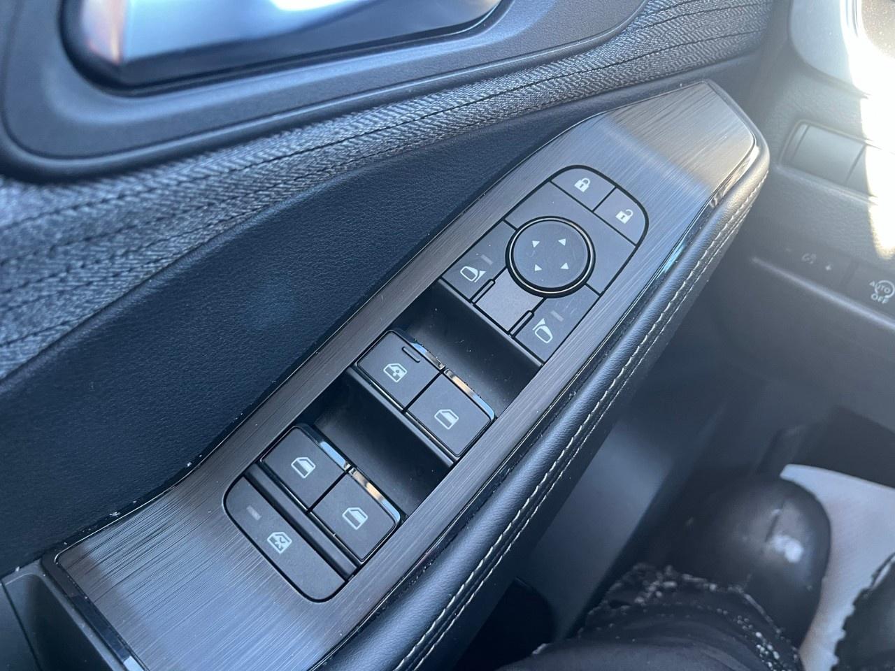 2023 Nissan Rogue AWD SV Photo