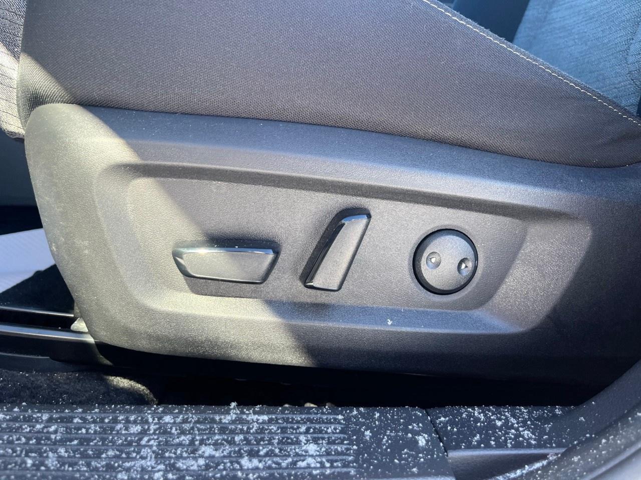 2023 Nissan Rogue AWD SV Photo