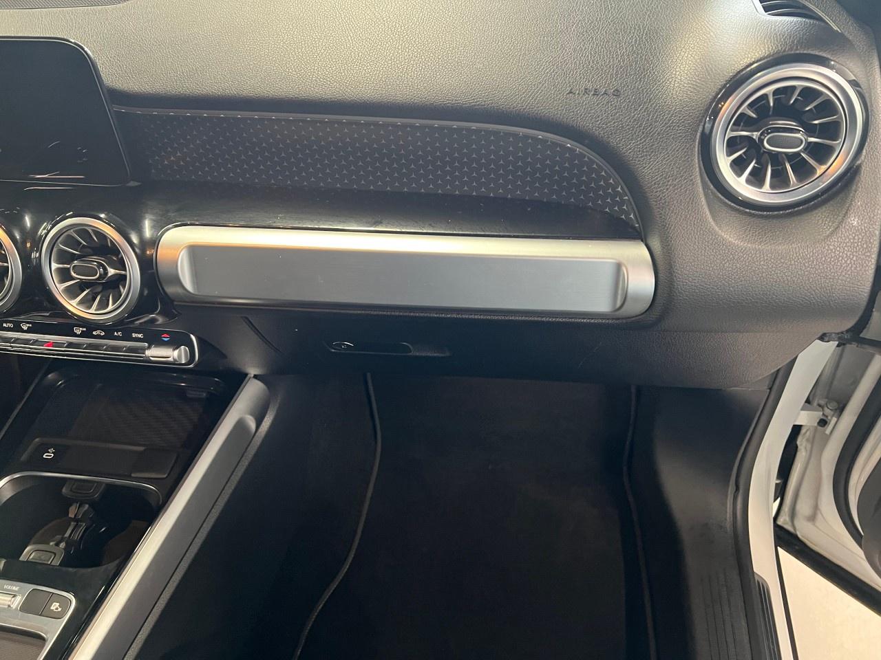 2024 MERCEDES BENZ Glb250 4MATIC Photo