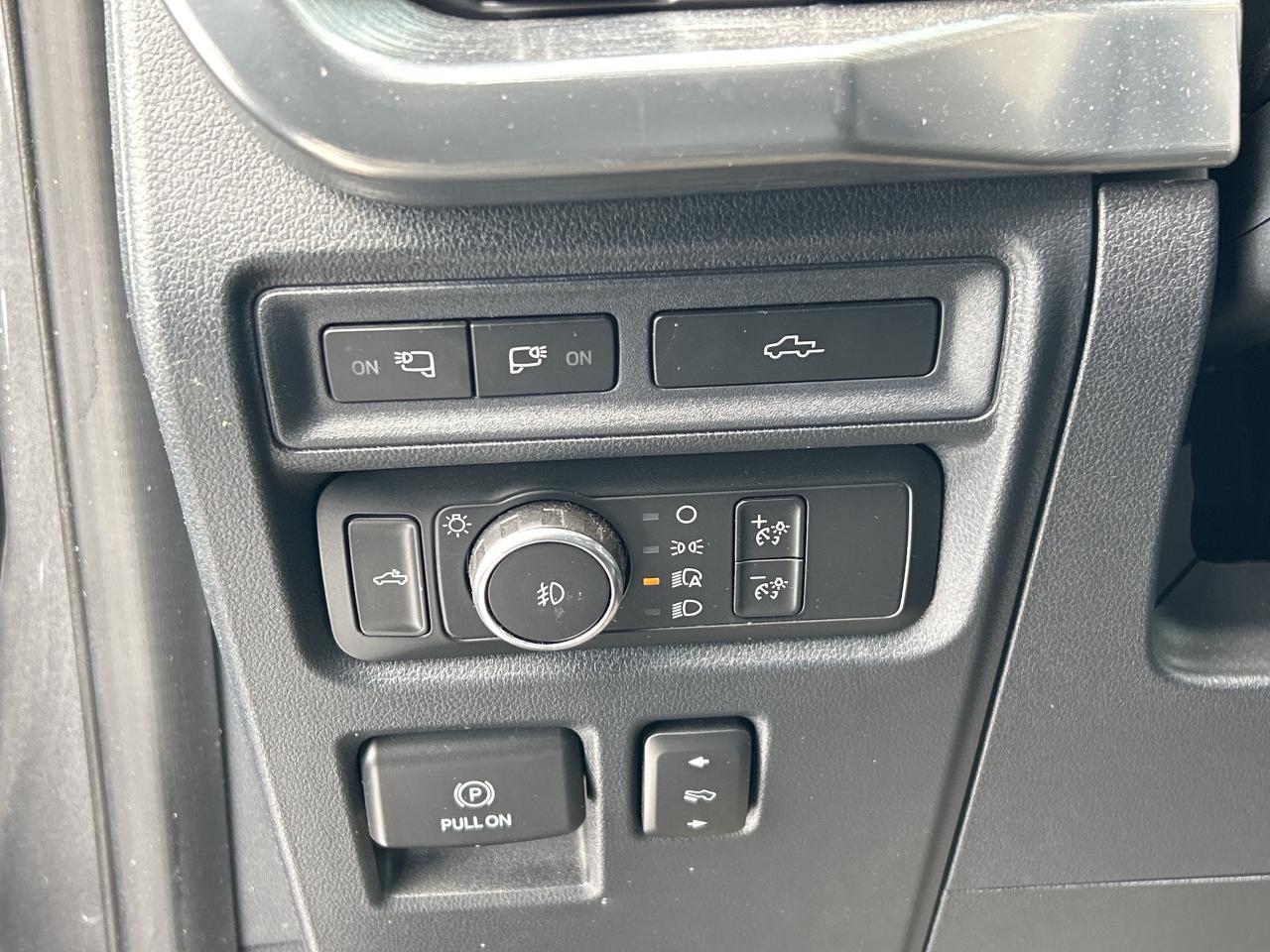 2021 Ford F-150 Lariat 4WD SuperCrew 5.5' Box Photo