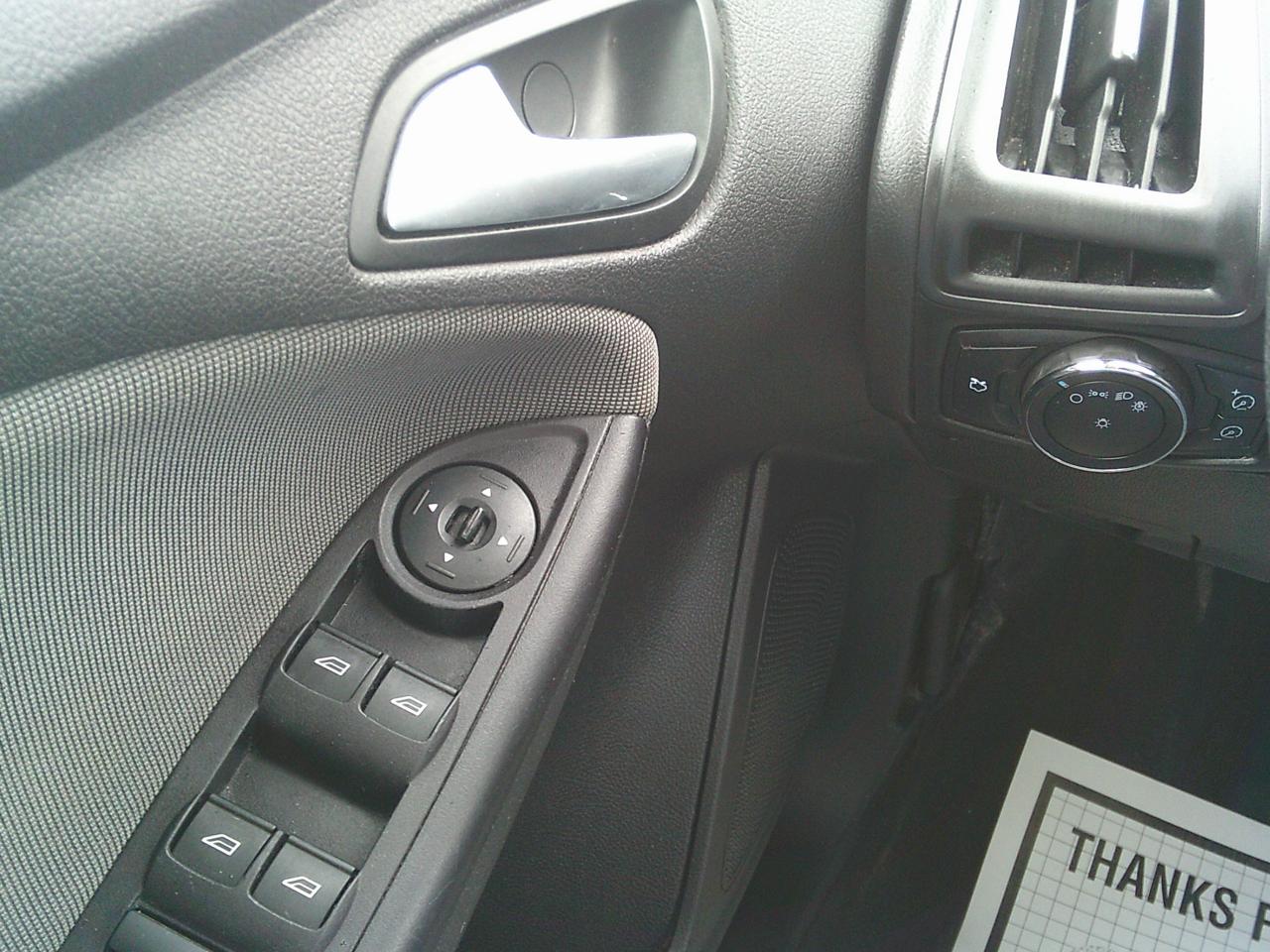 2013 Ford Focus 4DR SDN SE Photo