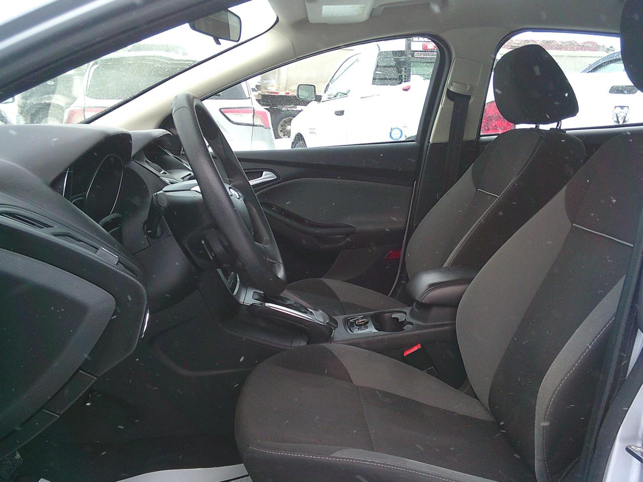 2013 Ford Focus 4DR SDN SE Photo