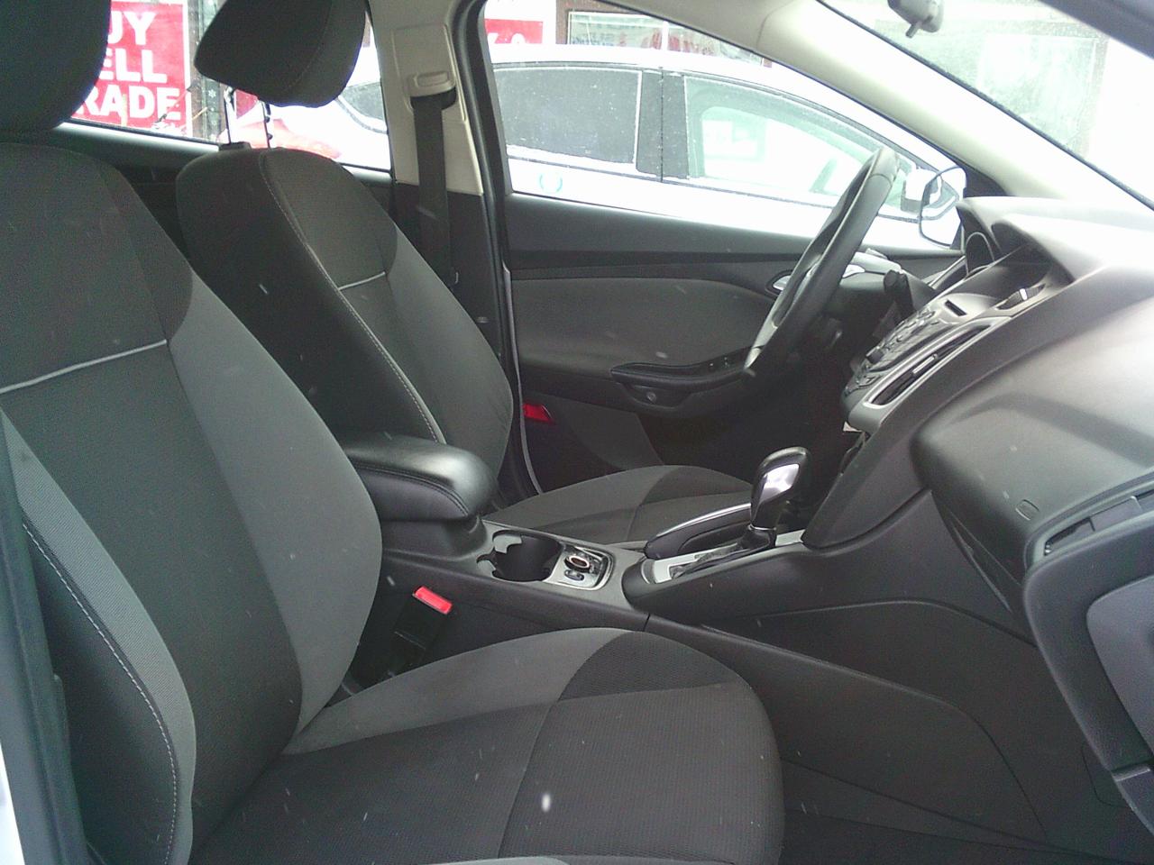 2013 Ford Focus 4DR SDN SE Photo