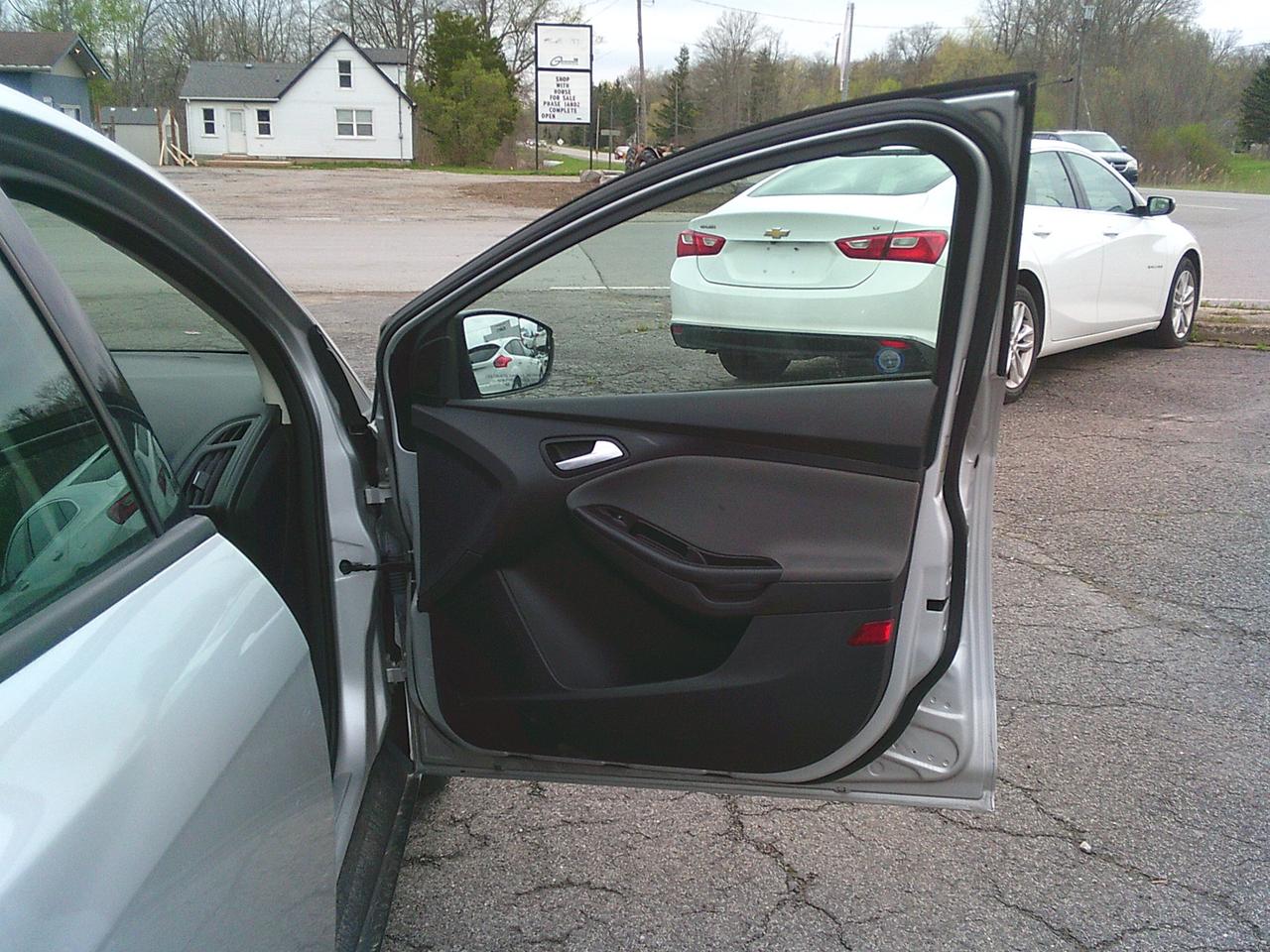 2013 Ford Focus 4DR SDN SE Photo
