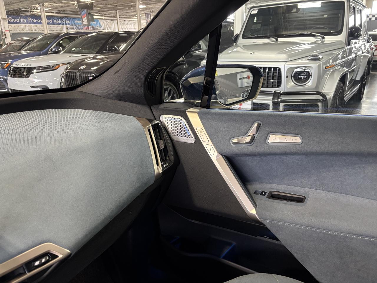 2022 BMW iX xDrive50|AWD|NAV|MASSAGE|SUEDESEATS|ELECTROCHROMIC Photo