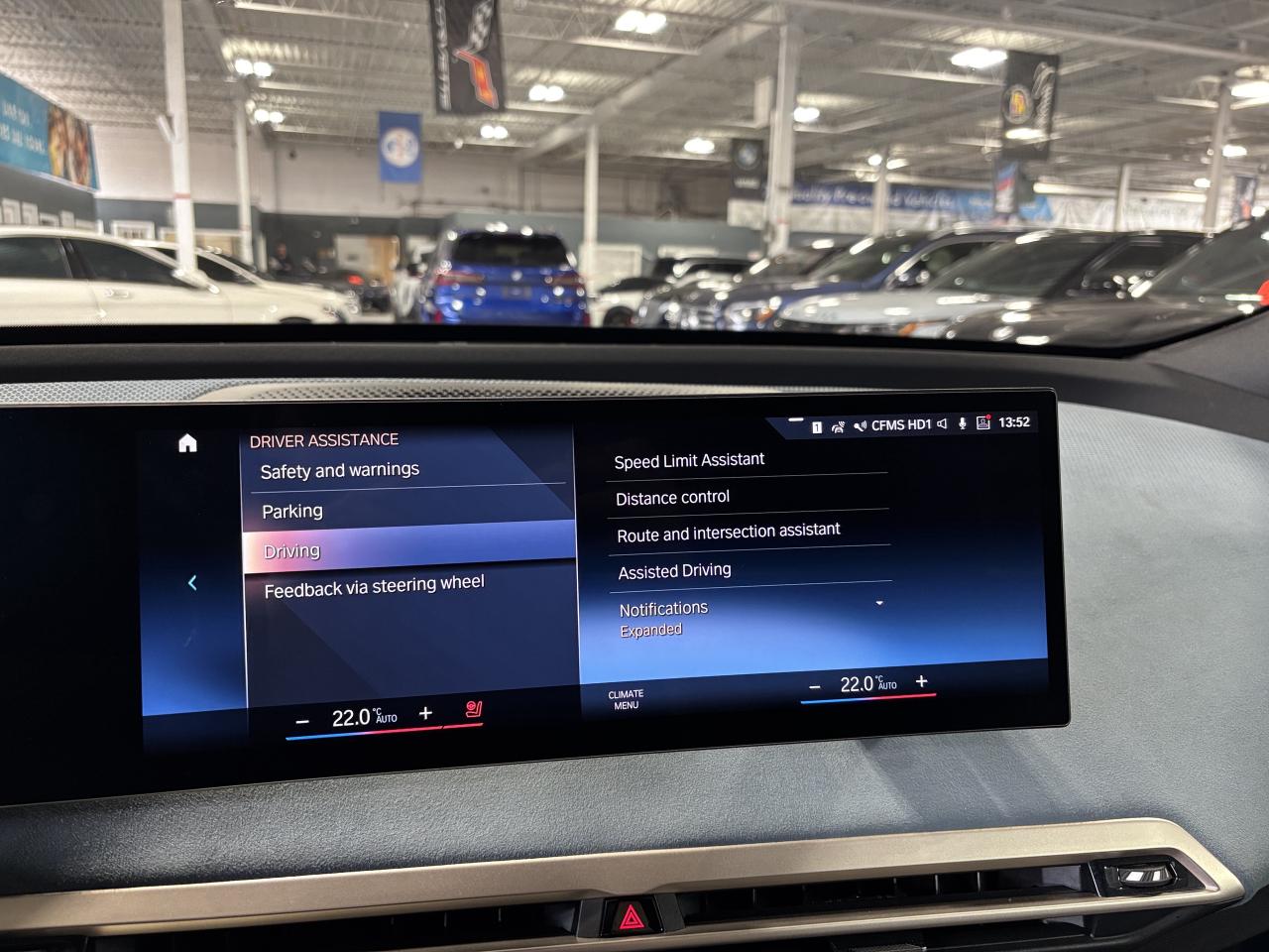 2022 BMW iX xDrive50|AWD|NAV|MASSAGE|SUEDESEATS|ELECTROCHROMIC Photo