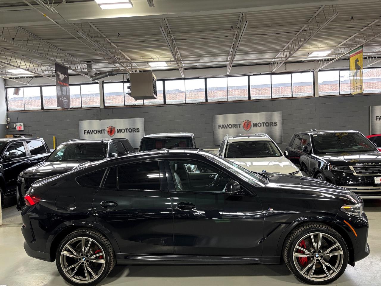 2022 BMW X6 M50i|AWD|MPERFORMANCE|SKYLOUNGE|GLASSCONTROLS|HUD| Photo4