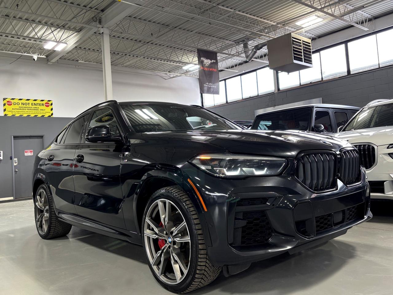 2022 BMW X6 M50i|AWD|MPERFORMANCE|SKYLOUNGE|GLASSCONTROLS|HUD| Photo