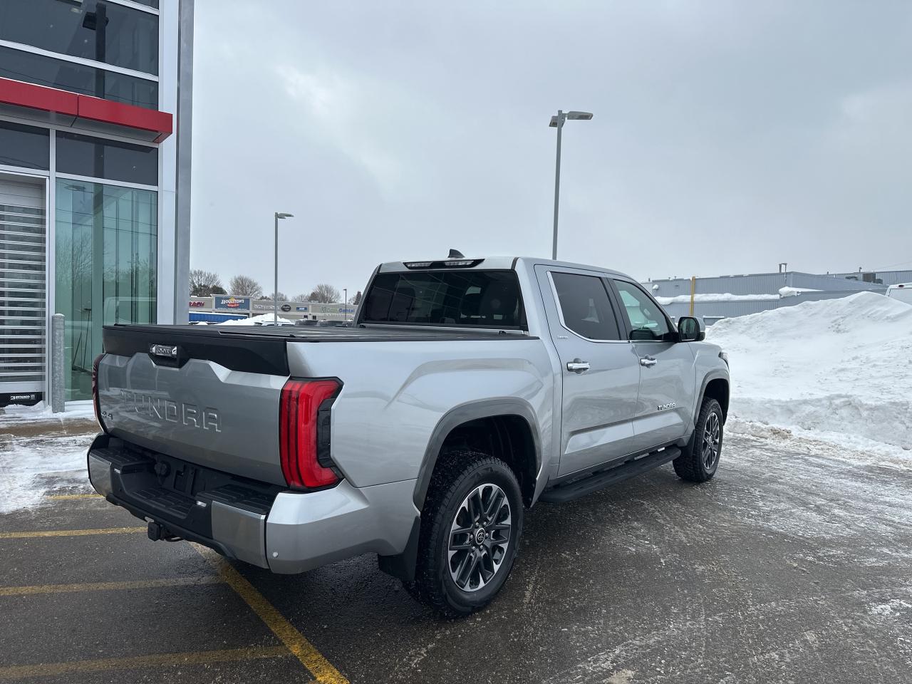 2022 Toyota Tundra LIMITED HYBRID Photo