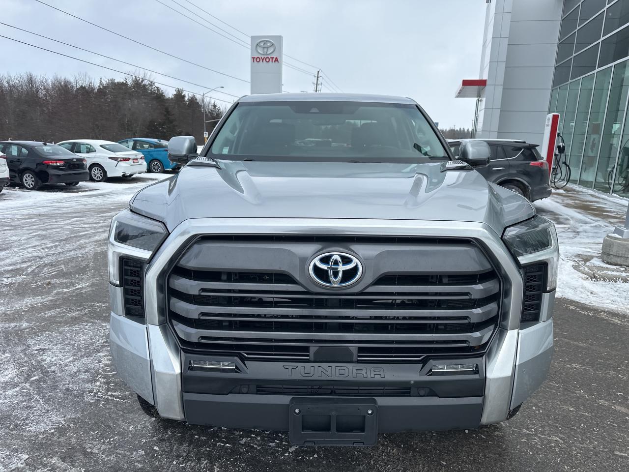 2022 Toyota Tundra LIMITED HYBRID Photo