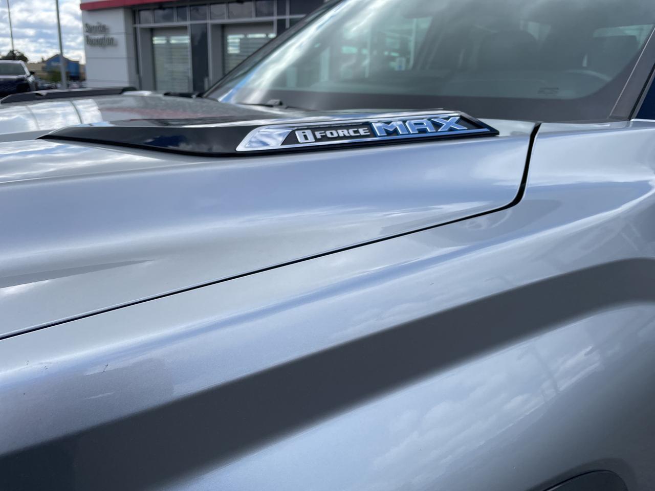 2022 Toyota Tundra LIMITED HYBRID Photo