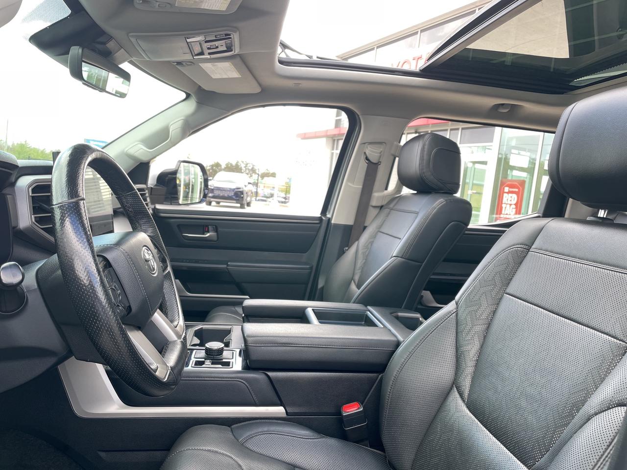 2022 Toyota Tundra LIMITED HYBRID Photo2