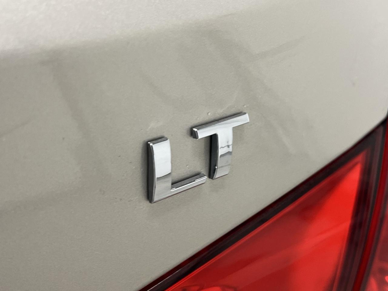 2015 Chevrolet Cruze 2LT | HTD LEATHER | SUNROOF | ALLOYS | REAR CAM Photo