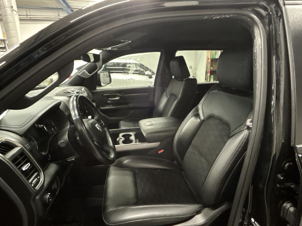 2022 RAM 1500 SPORT 4X4 | 5.7L HEMI | CREW | LEATHER | TOW PKG Photo