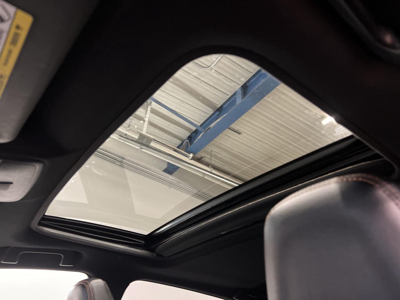 2018 Toyota RAV4 SE AWD | HTD LEATHER | SUNROOF | NAV | 18IN ALLOYS Photo