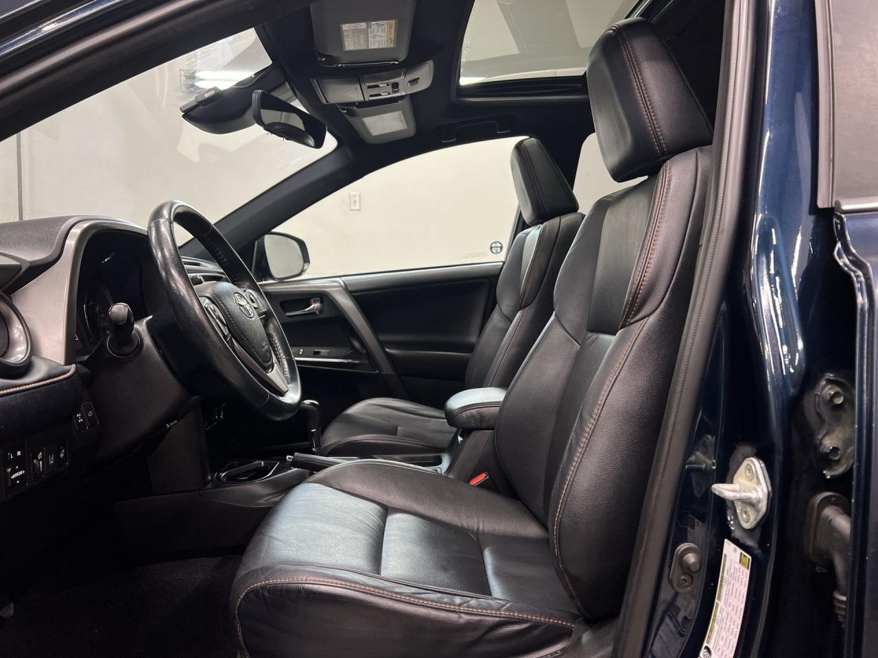 2018 Toyota RAV4 SE AWD | HTD LEATHER | SUNROOF | NAV | 18IN ALLOYS Photo