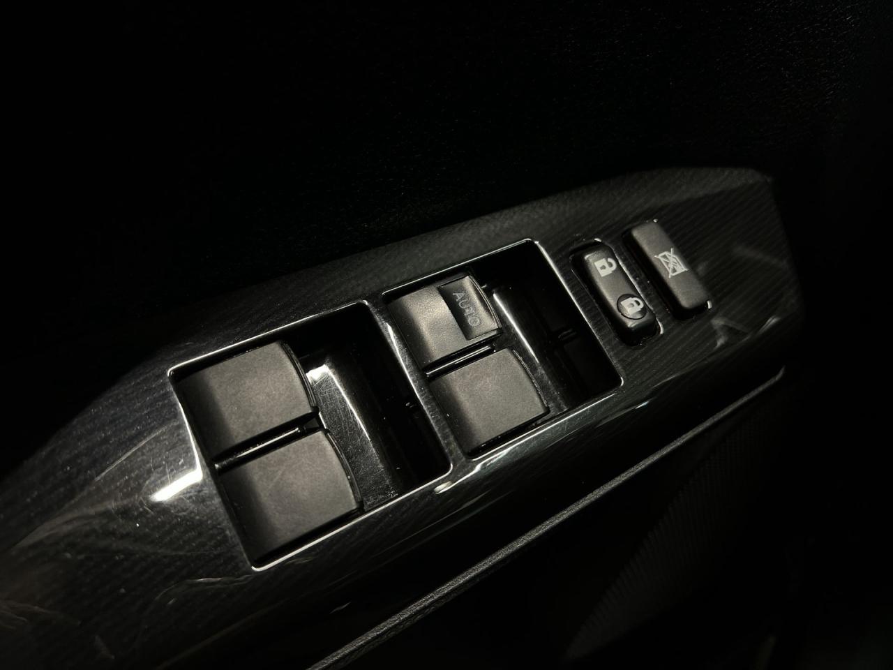 2018 Toyota RAV4 SE AWD | HTD LEATHER | SUNROOF | NAV | 18IN ALLOYS Photo