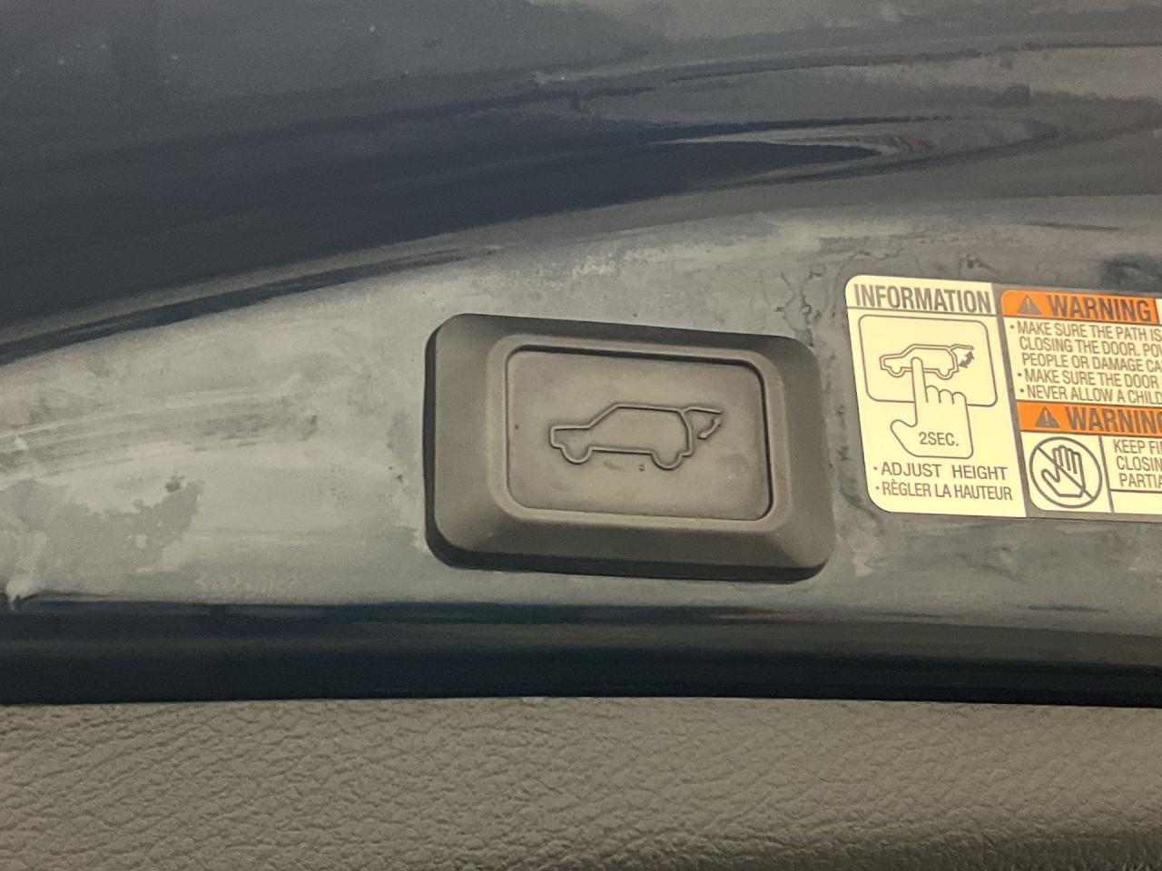 2018 Toyota RAV4 SE AWD | HTD LEATHER | SUNROOF | NAV | 18IN ALLOYS Photo