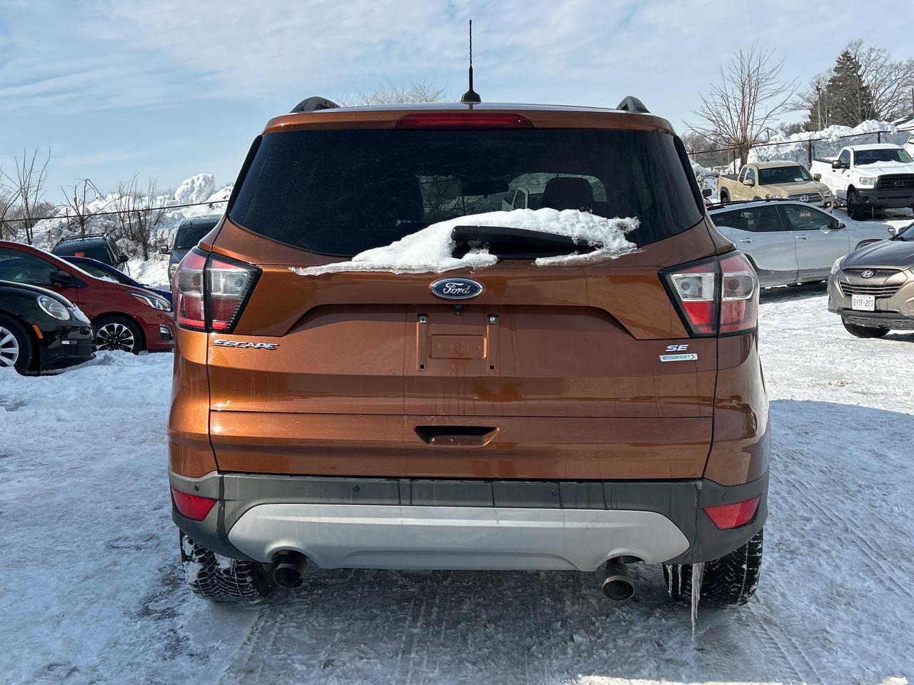 2017 Ford Escape SE, BACK UP CAMERA, NAV, HEATED CLOTH SEATS! - Photo #7
