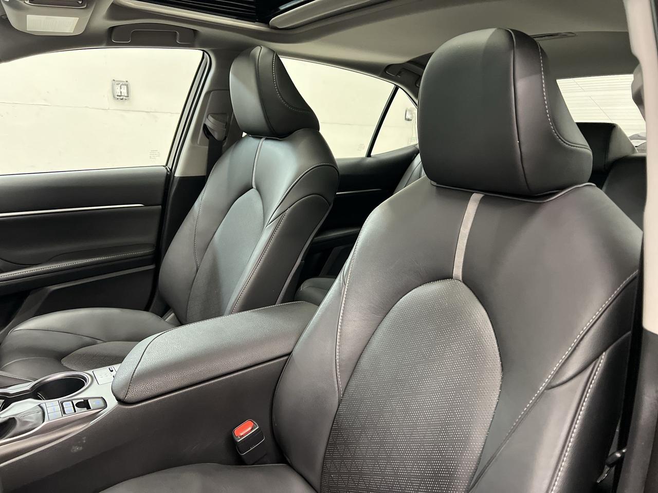 2021 Toyota Camry HYBRID XSE | HTD LEATHER | SUNROOF | CARPLAY | ALLOYS Photo