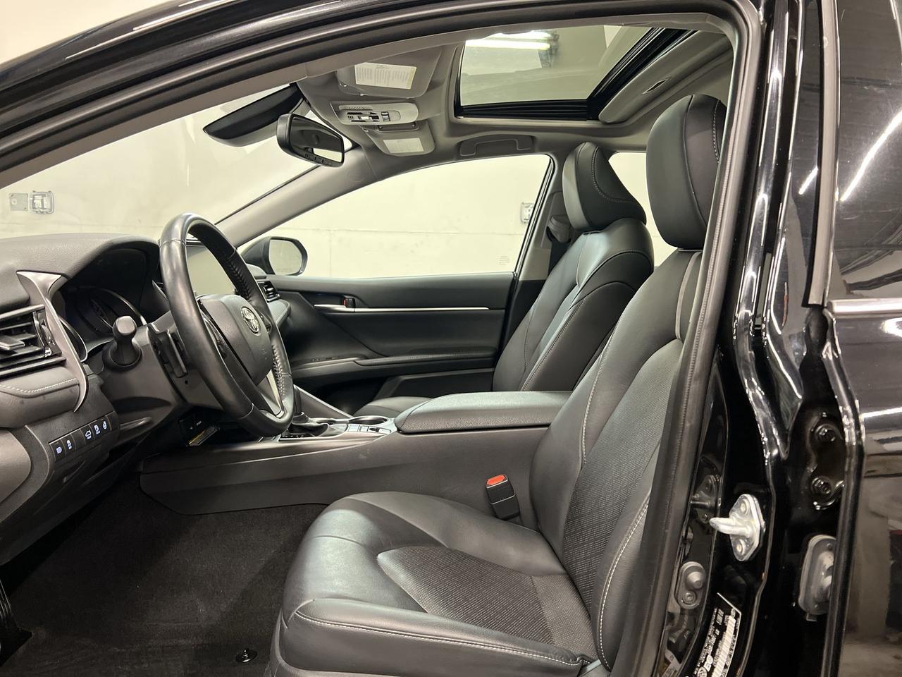 2021 Toyota Camry HYBRID XSE | HTD LEATHER | SUNROOF | CARPLAY | ALLOYS Photo
