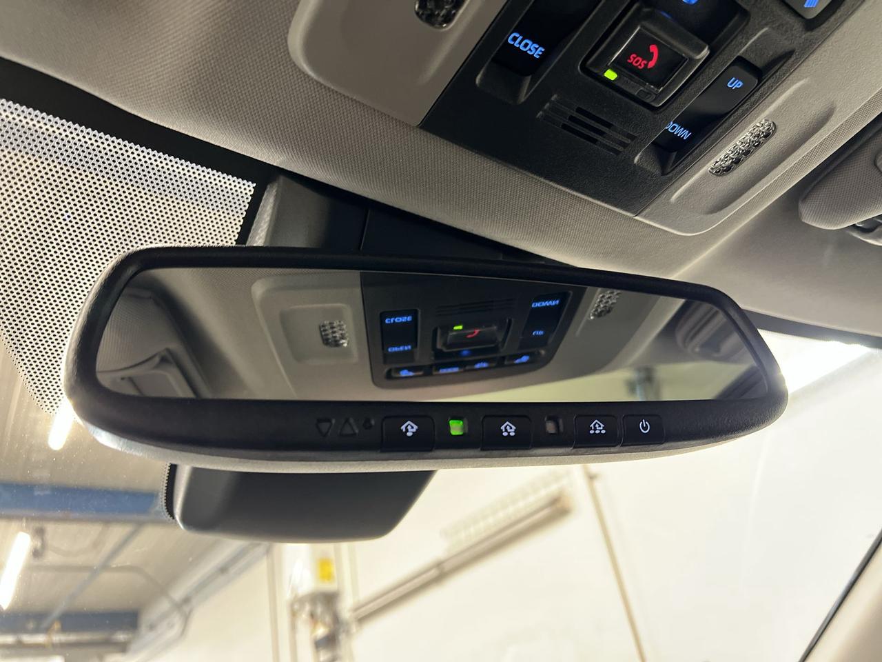2021 Toyota Camry HYBRID XSE | HTD LEATHER | SUNROOF | CARPLAY | ALLOYS Photo
