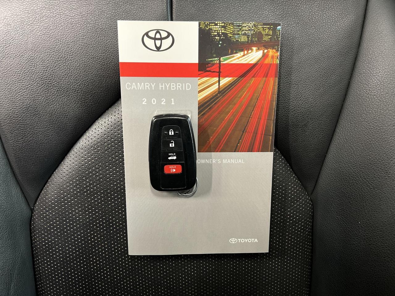 2021 Toyota Camry HYBRID XSE | HTD LEATHER | SUNROOF | CARPLAY | ALLOYS Photo