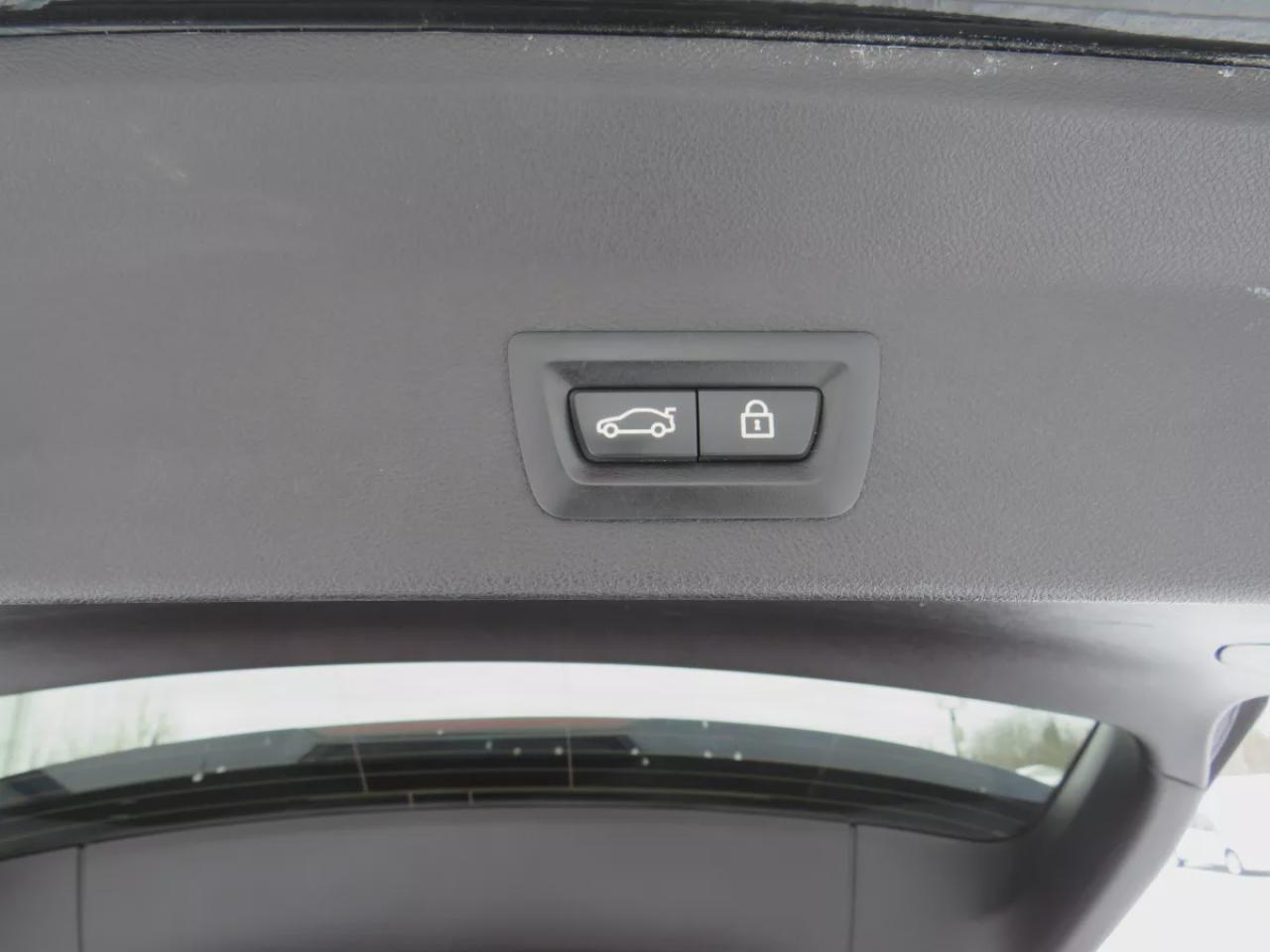 2020 BMW X3 xDrive30i (**CLEAN TITLE/NO ACCIDENTS!!**SAFETY/CERTIFIED!!**FOG LIGHTS**ALLOY RIMS**PUSH BUTTON START**NAVIGATION**LEATHER**PANORAMIC SUNROOF**REVERSE CAMERA**HEATED SEATS**HEATED STEERING WHEEL**POWER SEATS**POWER LIFT GATE**REAR CARGO COVER**DUAL CLIMA Photo