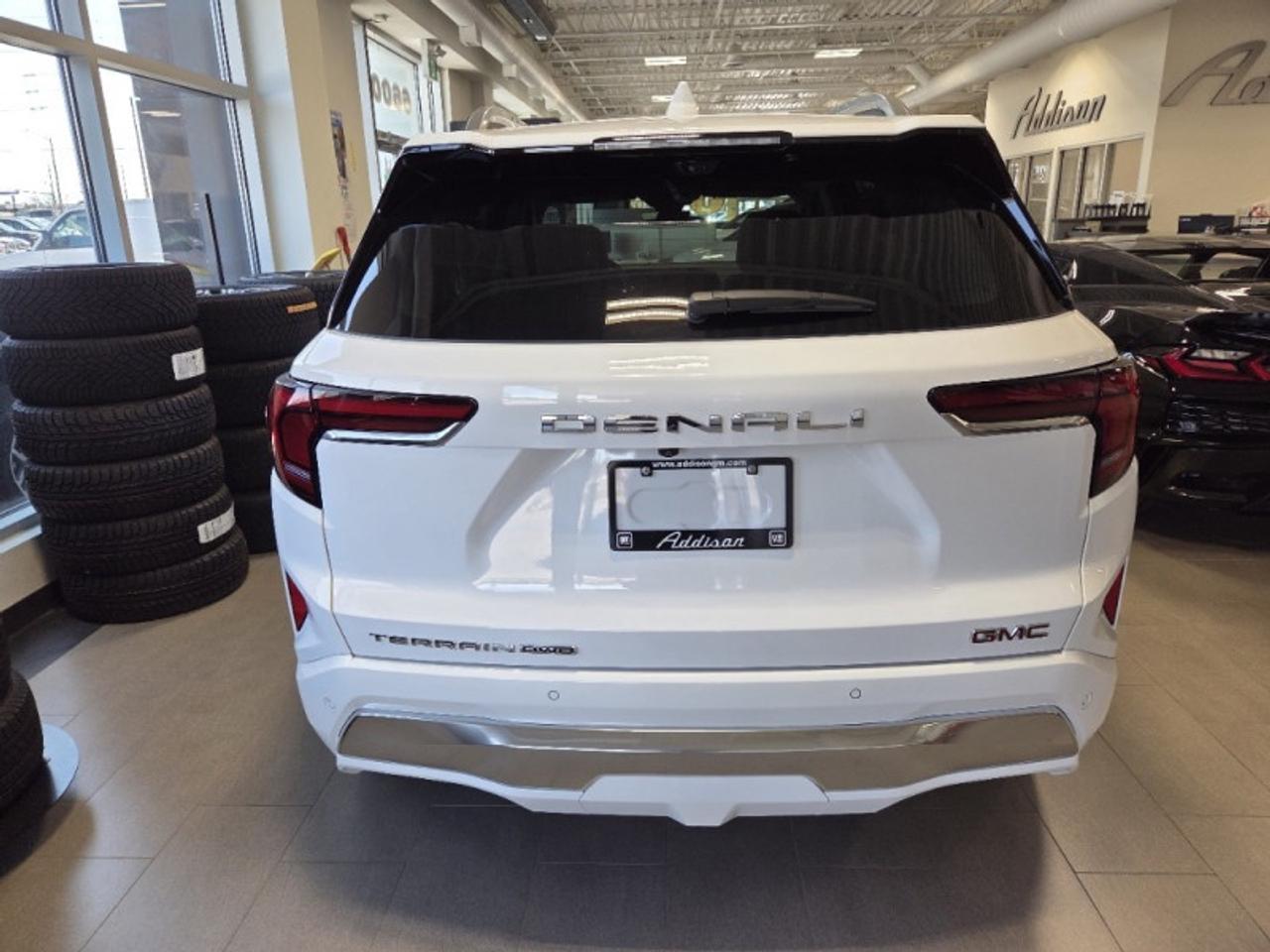 2026 GMC Terrain Denali  - Sunroof -  Cooled Seats Photo4