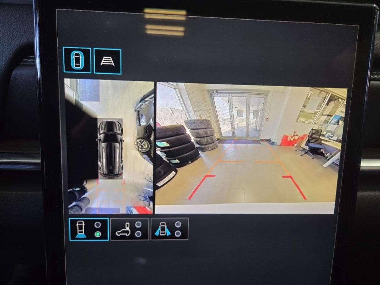 2026 GMC Terrain Denali  - Sunroof -  Cooled Seats Photo