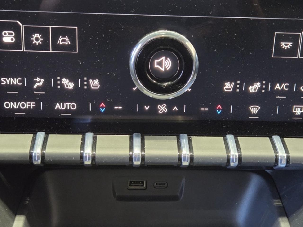 2026 GMC Terrain Denali  - Sunroof -  Cooled Seats Photo