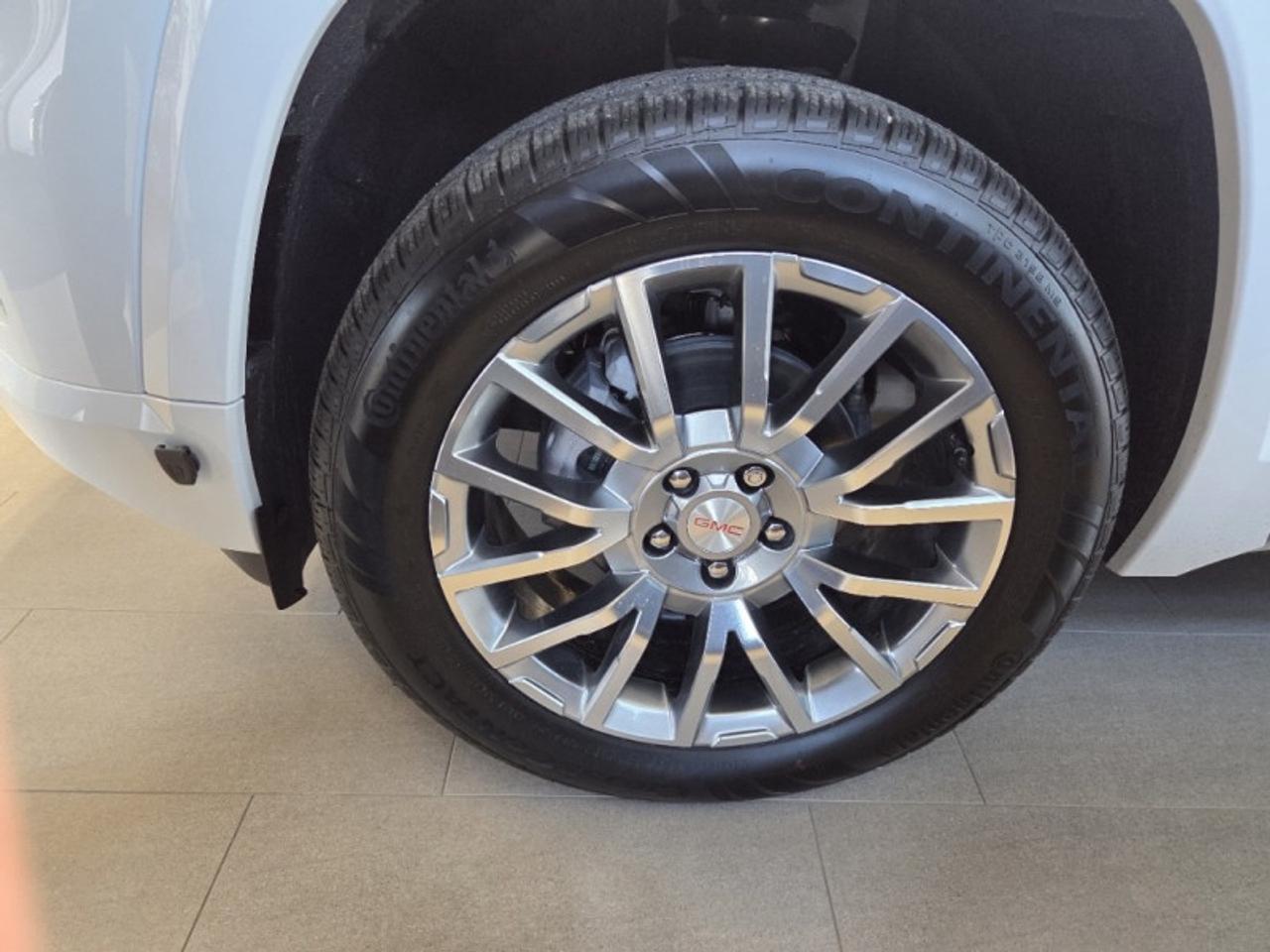 2026 GMC Terrain Denali  - Sunroof -  Cooled Seats Photo