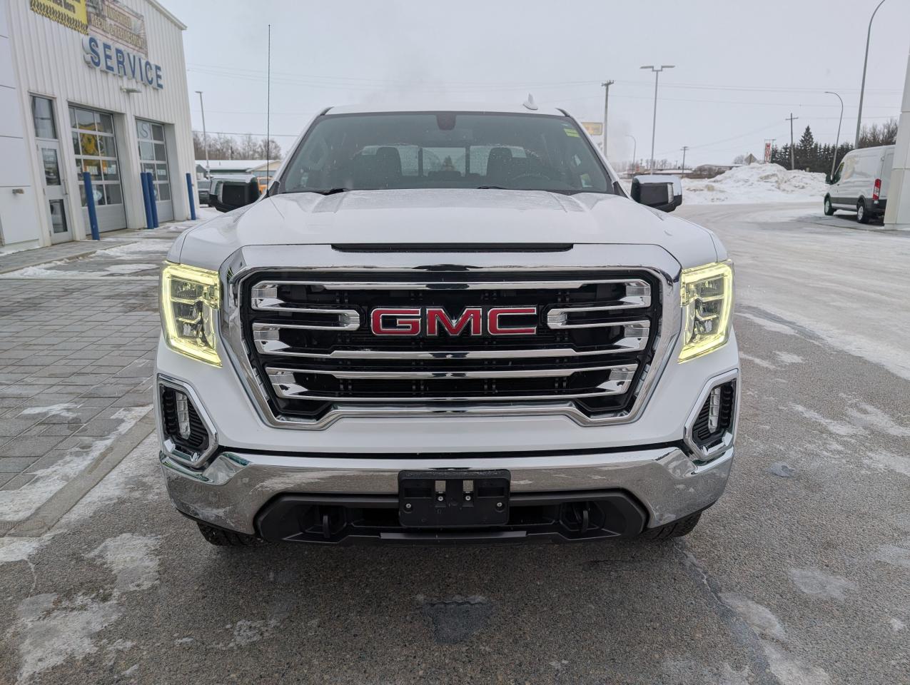 2021 GMC Sierra 1500 SLT Photo2