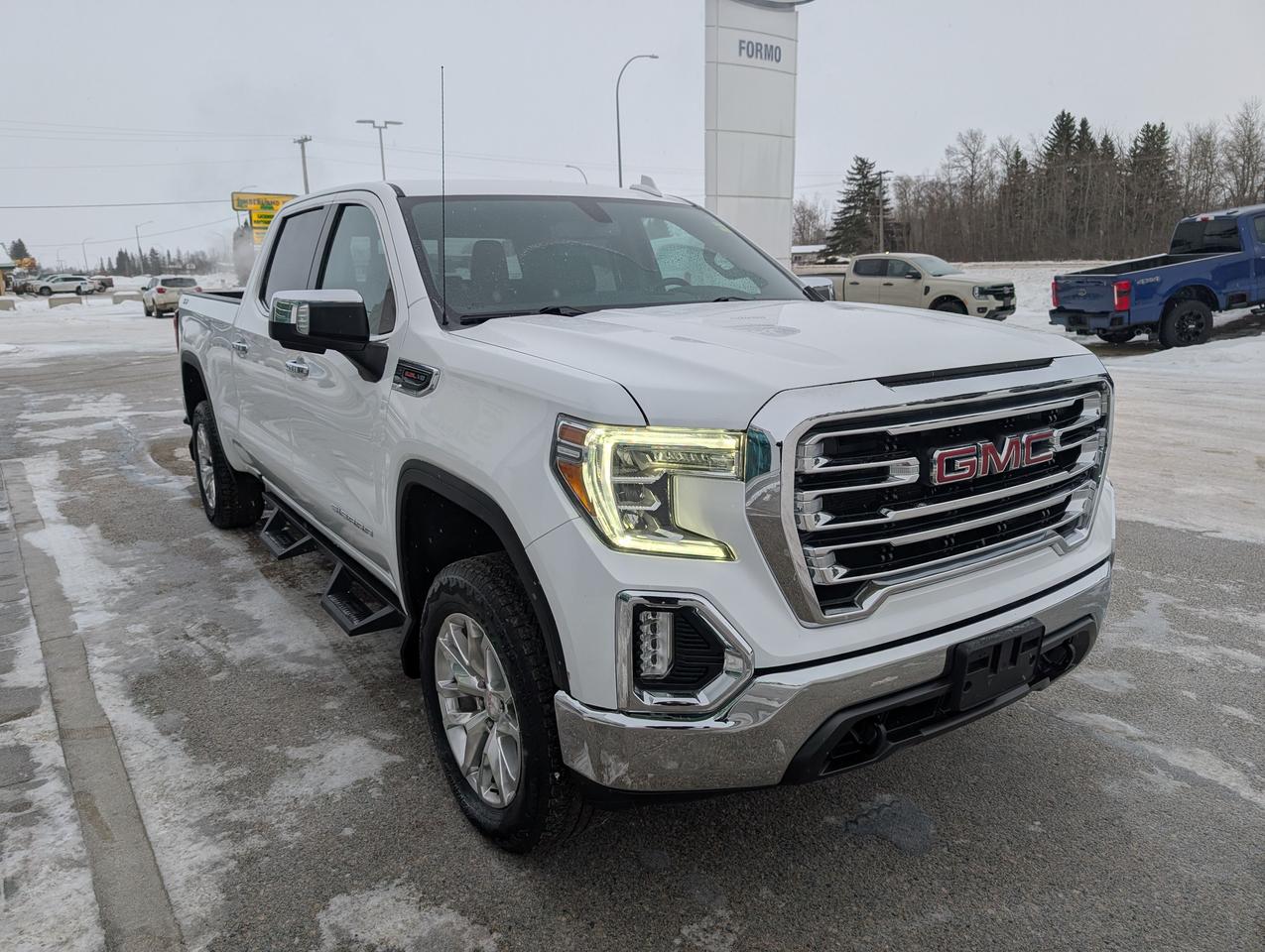 2021 GMC Sierra 1500 SLT Photo3