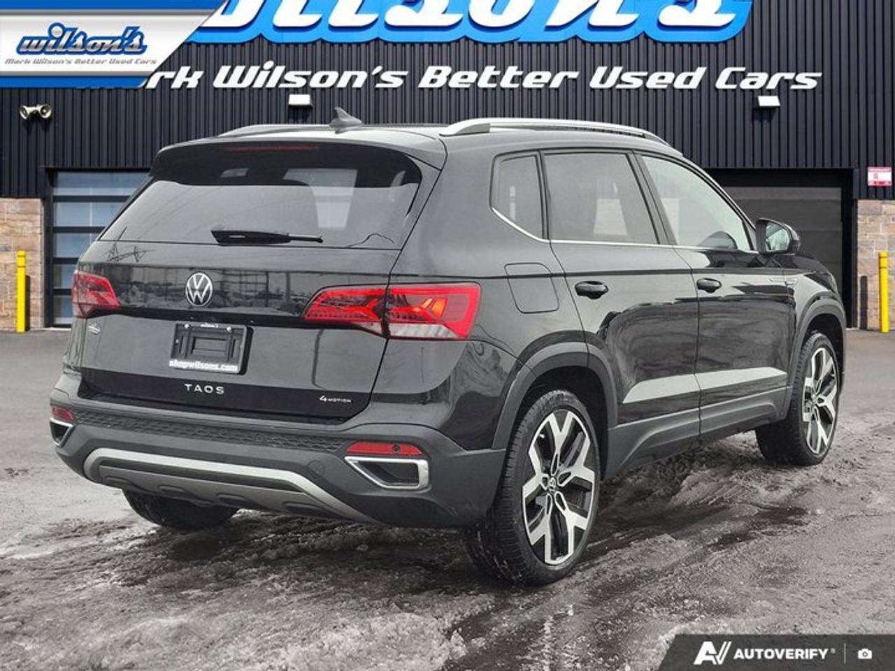 2022 Volkswagen Taos Highline 4Motion AWD | Leather | Pano Roof | Heated Seats + Steering | Beats Audio | and More ! Photo