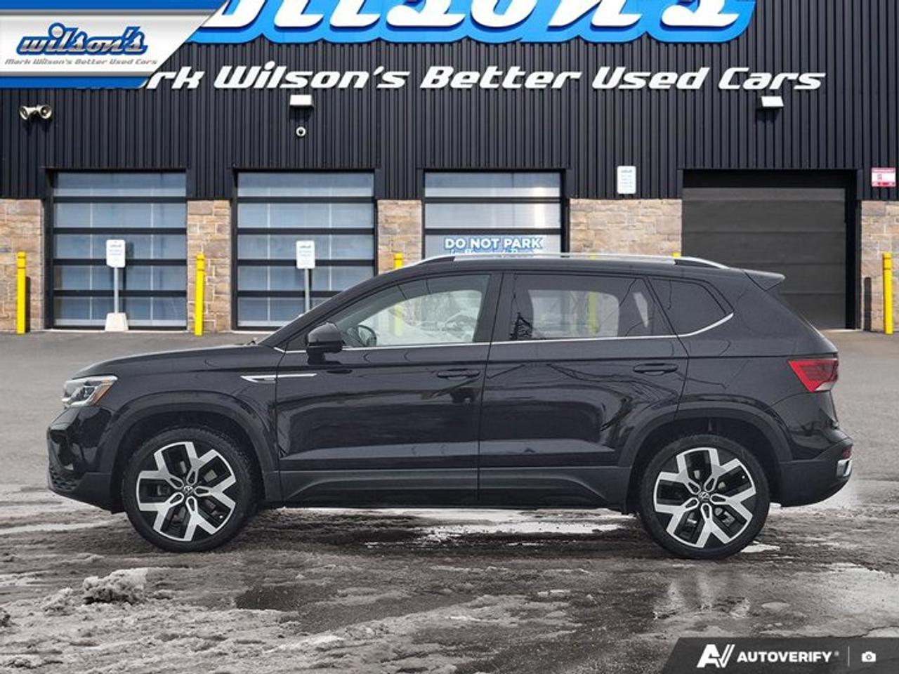 2022 Volkswagen Taos Highline 4Motion AWD | Leather | Pano Roof | Heated Seats + Steering | Beats Audio | and More ! Photo