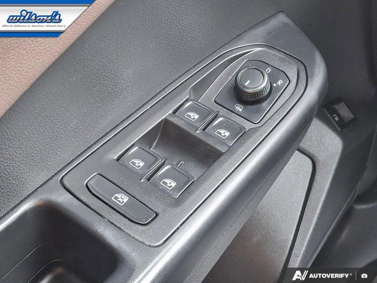 2022 Volkswagen Taos Highline 4Motion AWD | Leather | Pano Roof | Heated Seats + Steering | Beats Audio | and More ! Photo