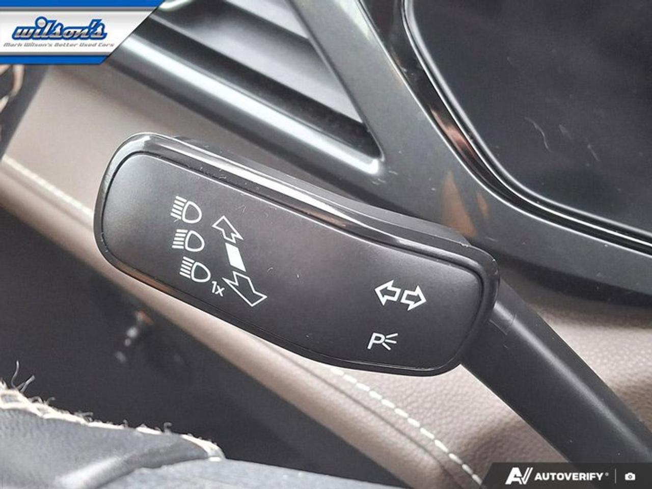 2022 Volkswagen Taos Highline 4Motion AWD | Leather | Pano Roof | Heated Seats + Steering | Beats Audio | and More ! Photo