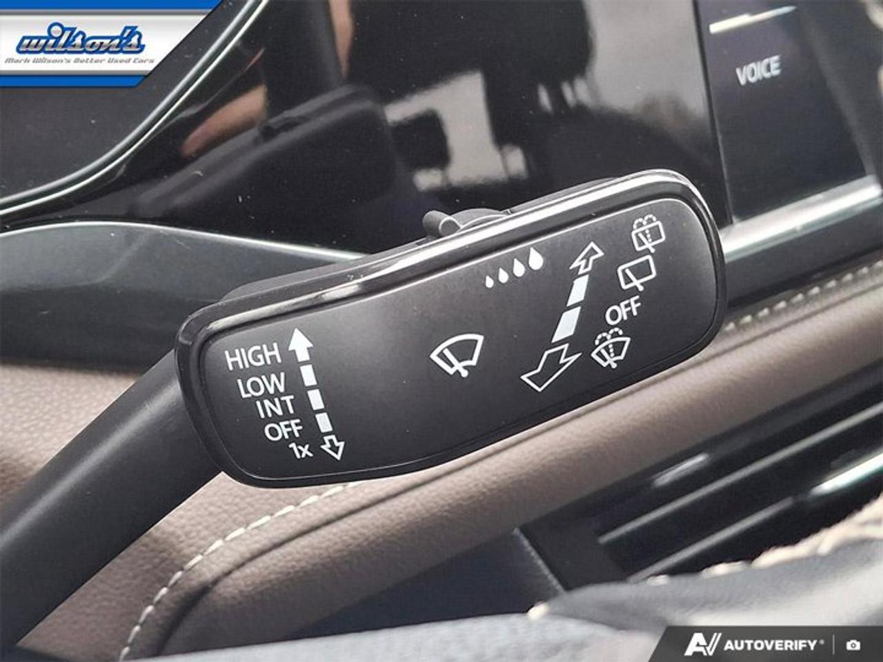 2022 Volkswagen Taos Highline 4Motion AWD | Leather | Pano Roof | Heated Seats + Steering | Beats Audio | and More ! Photo