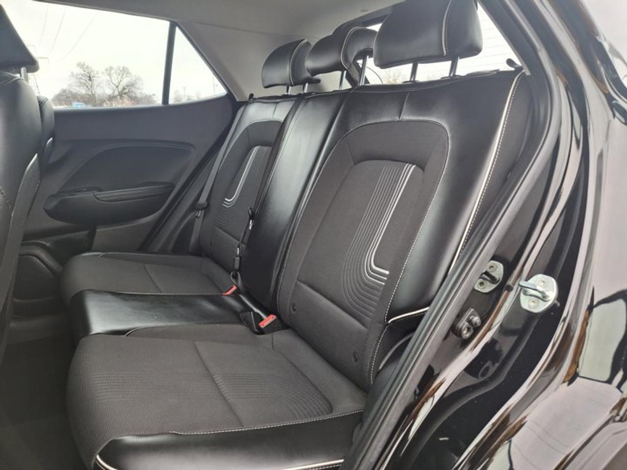 2022 Hyundai Venue Ultimate | Sunroof | Nav | Heated Wheel + Seats | CarPlay + Android | BSM | Rear Camera | and More ! Photo