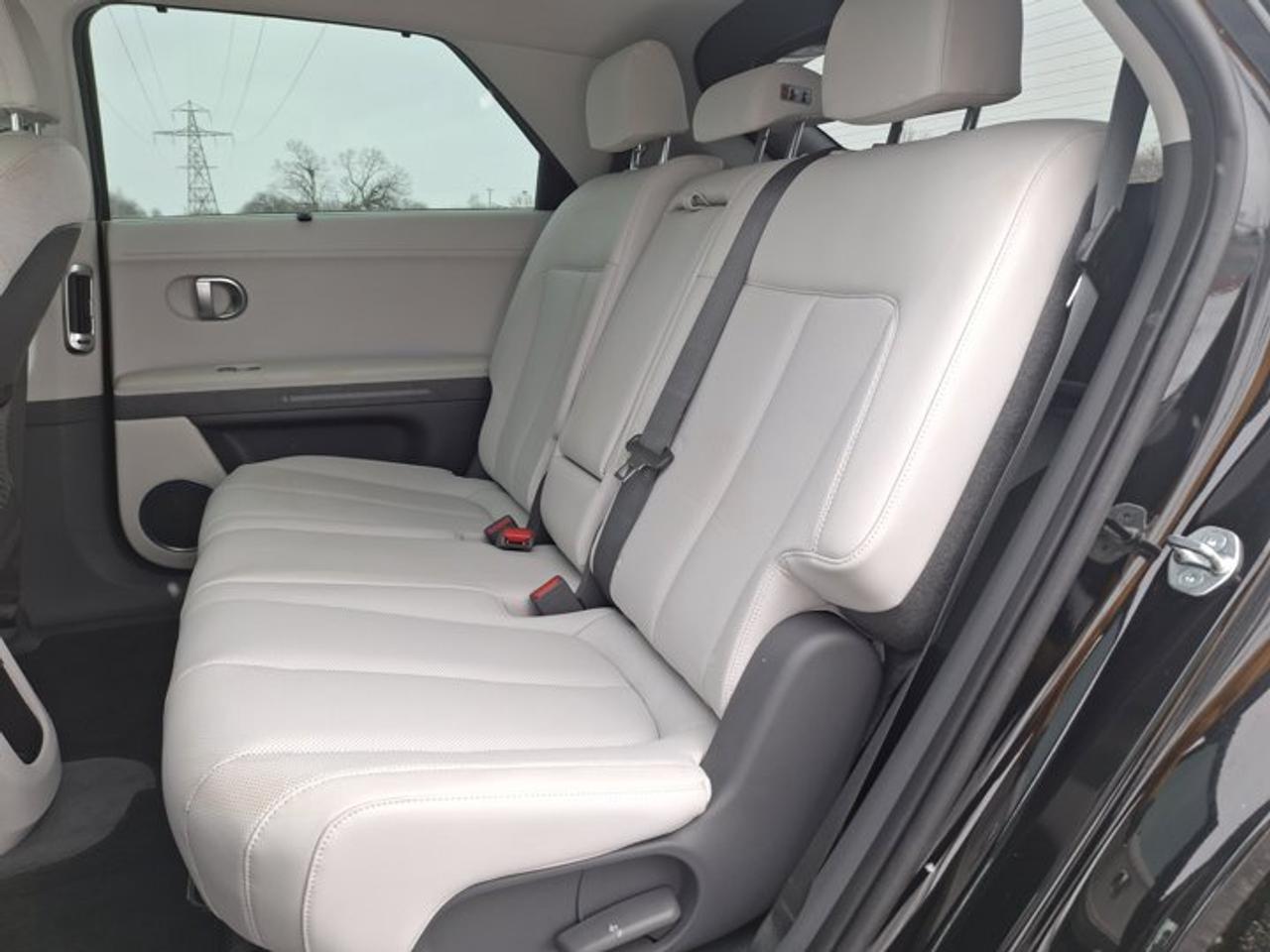 2023 Hyundai IONIQ 5 Preferred AWD | Long Range | Luxury Pkg | Leather | 360 Camera | HUD | Bose | Cooled Seats & More ! Photo