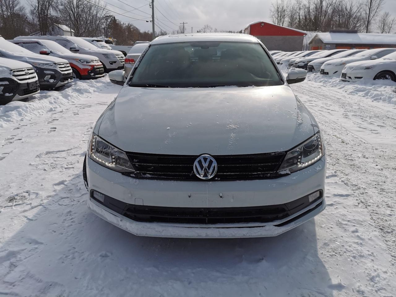 2016 Volkswagen Jetta SEL Photo4