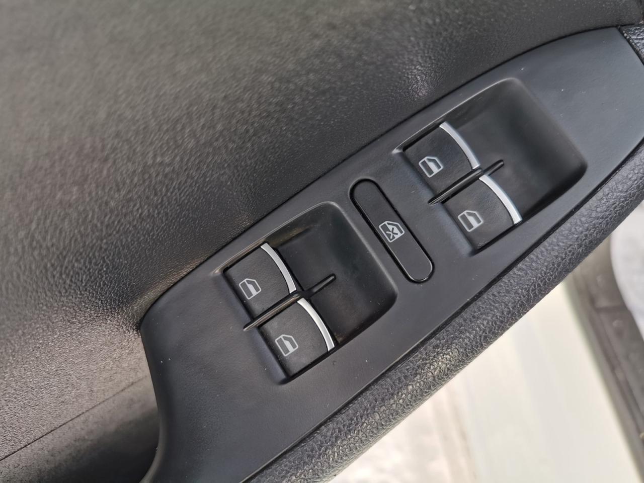 2016 Volkswagen Jetta SEL Photo