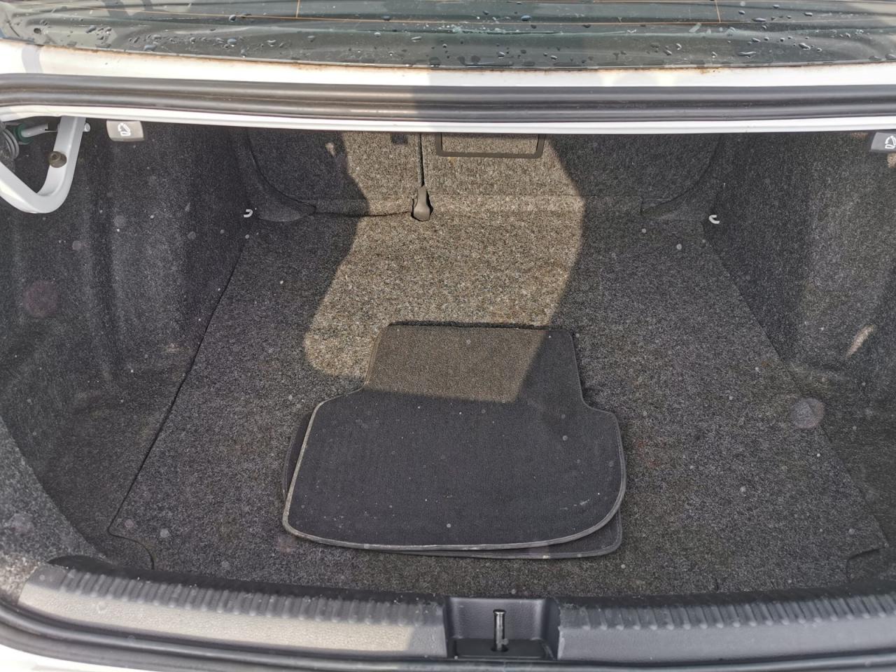 2016 Volkswagen Jetta SEL Photo